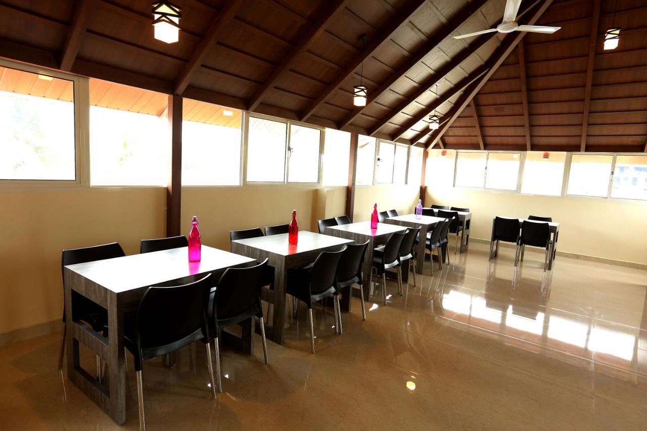 Hôtel Kira Palace Residency à Ernakulam Extérieur photo