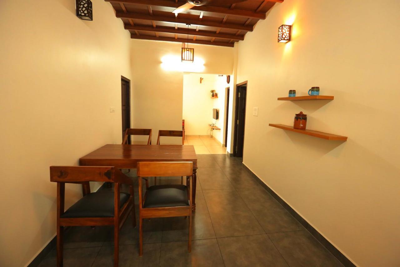 Hôtel Kira Palace Residency à Ernakulam Extérieur photo